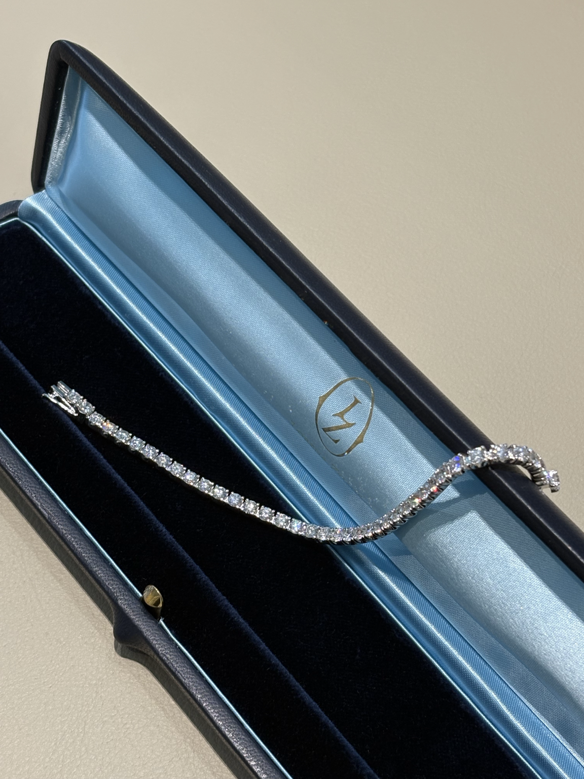 Lorena Zhang high-jewelry presentation box